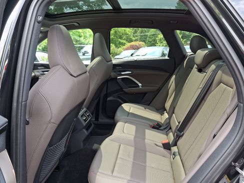 Certified 2025 Audi Q5 Premium w/ Premium Plus AWD/4WD image 10