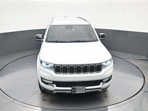 Used 2024 Jeep Wagoneer Series II w/ Flexible Seating Group RWD image 29