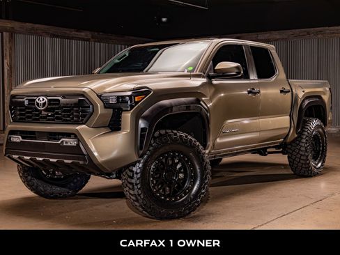 Used 2025 Toyota Tacoma TRD Off-Road image 5