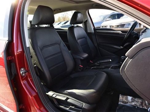 Used 2017 Volkswagen Passat 1.8T SE image 19