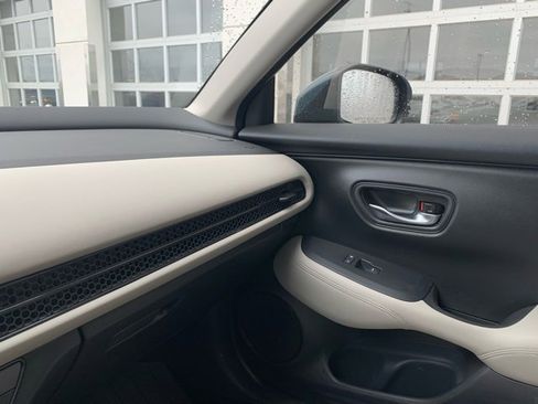 Certified 2024 Honda HR-V LX image 13