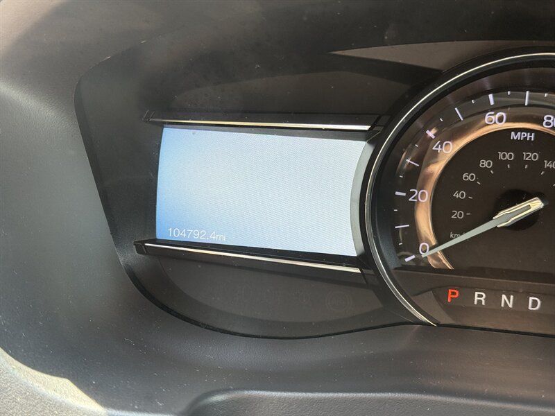 Used 2016 Ford Explorer XLT w/ Equipment Group 202A AWD/4WD image 17
