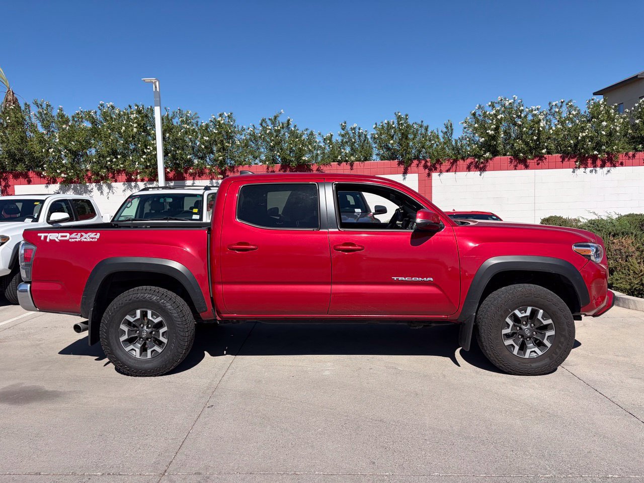 Used 2022 Toyota Tacoma TRD Off-Road AWD/4WD image 3