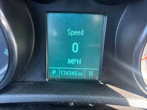 Used 2015 Buick Encore FWD image 13