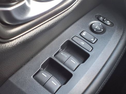 Used 2025 Honda HR-V LX image 20
