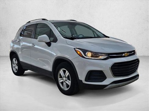 Used 2021 Chevrolet Trax LT image 3