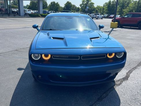 Used 2021 Dodge Challenger SXT w/ Driver Convenience Group RWD image 8