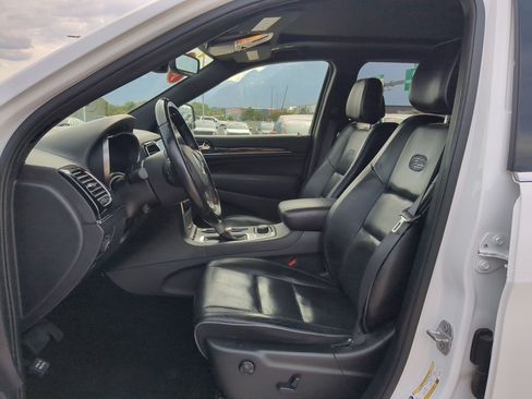 Used 2020 Jeep Grand Cherokee Overland AWD/4WD image 25
