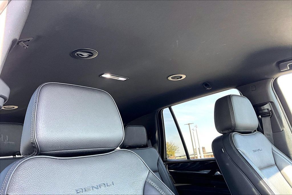 Used 2024 GMC Yukon Denali AWD/4WD image 21