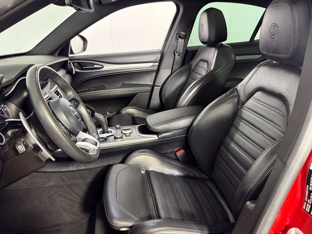 Used 2023 Alfa Romeo Stelvio Veloce AWD/4WD image 21