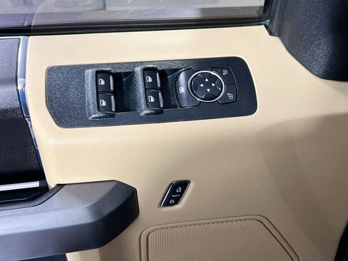 Used 2018 Ford F150 XLT image 15