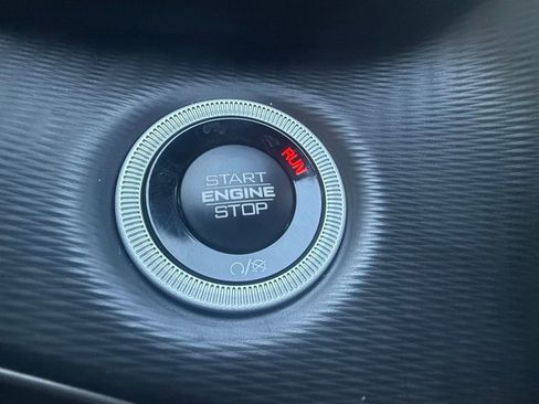 Certified 2025 Jeep Grand Cherokee Laredo X image 19