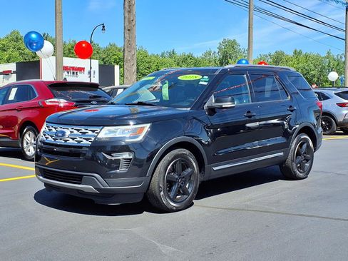 Used 2018 Ford Explorer XLT w/ Equipment Group 202A FWD image 1