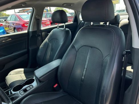 Used 2018 Hyundai Sonata Limited w/ Limited Ultimate Package 03 FWD image 9