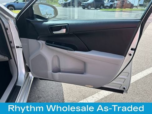 Used 2013 Toyota Camry LE FWD image 18
