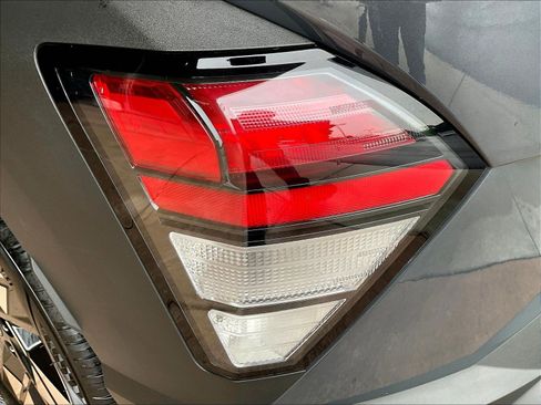 Used 2024 Hyundai Kona SEL FWD image 22