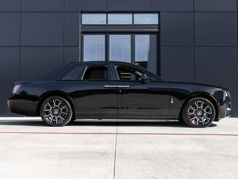Used 2022 Rolls-Royce Ghost Black Badge image 12