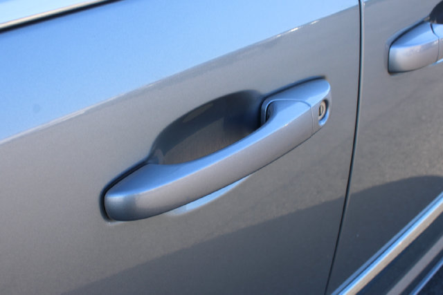 Used 2016 Chrysler Town & Country Touring FWD image 9