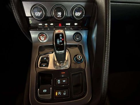 Used 2019 Jaguar F-TYPE Coupe image 16