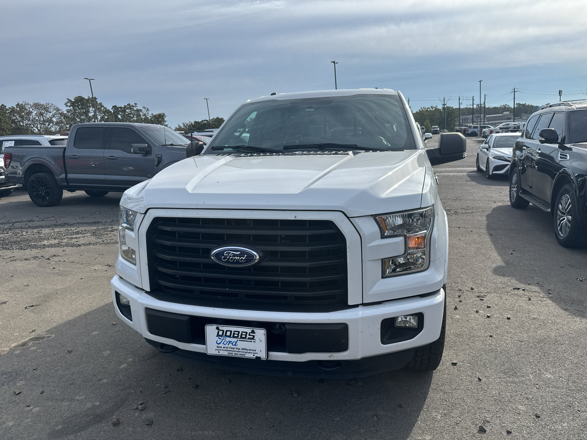Used 2015 Ford F150 XLT w/ Equipment Group 302A Luxury AWD/4WD image 2
