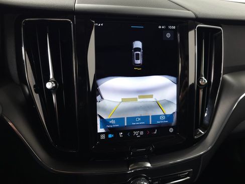 Certified 2025 Volvo XC60 B5 Core AWD/4WD image 29