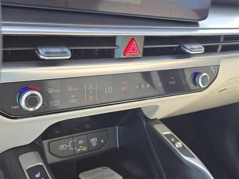 New 2026 Kia Sorento S image 24