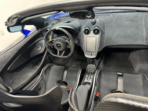 Used 2020 McLaren 600LT Spider RWD image 28