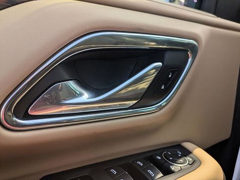 Used 2023 Chevrolet Tahoe Premier w/ Advanced Technology Package image 14