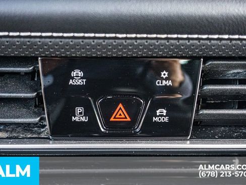 Used 2024 Volkswagen Atlas Cross Sport SE image 41