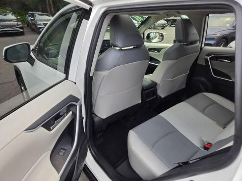 Used 2019 Toyota RAV4 XLE Premium w/ Advanced Technology Package AWD/4WD image 15