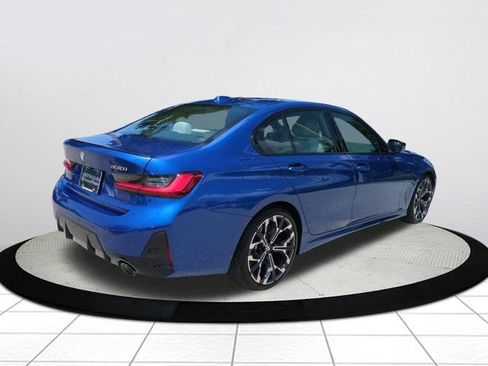 Used 2026 BMW 330i Sedan w/ M Sport Package RWD image 3