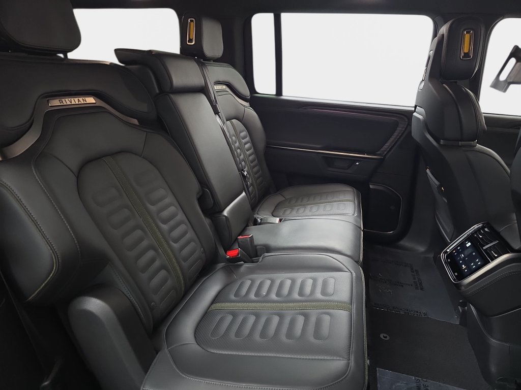 Used 2025 Rivian R1S Adventure Dual AWD/4WD image 13