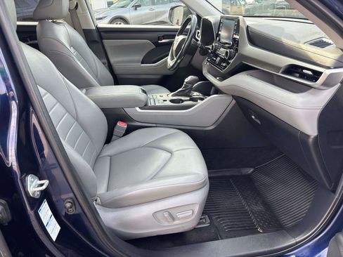 Used 2022 Toyota Highlander XLE image 17