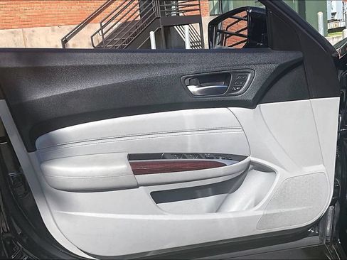 Used 2017 Acura TLX FWD image 24