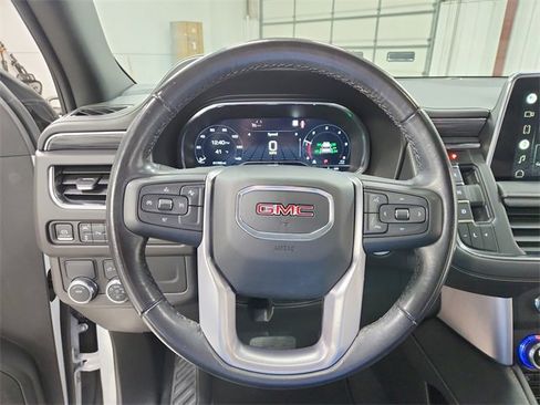 Used 2022 GMC Yukon XL SLT image 23