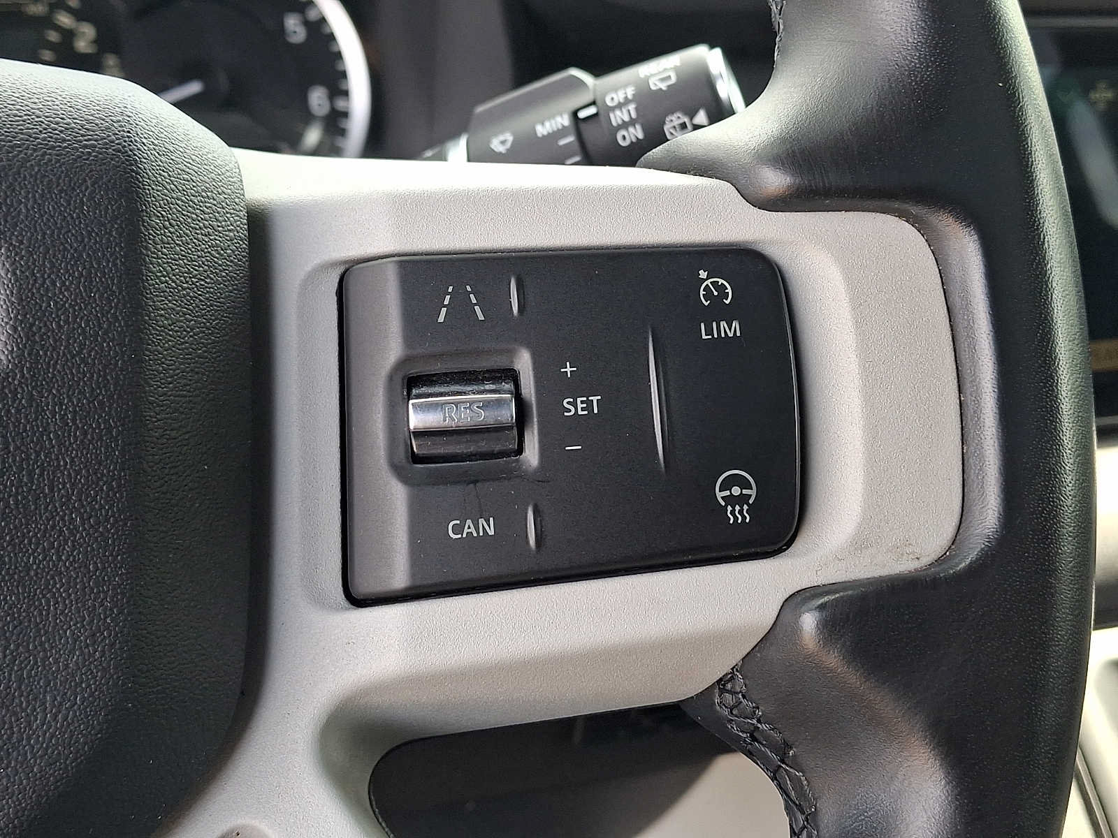 Used 2023 Land Rover Defender 110 SE AWD/4WD image 24