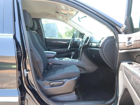 Used 2012 Jeep Grand Cherokee Laredo w/ Laredo E Group AWD/4WD image 24