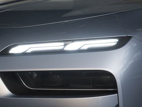 Used 2026 BMW i7 eDrive50 w/ Executive Package image 28