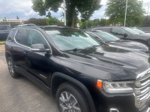 Used 2023 GMC Acadia SLT AWD/4WD image 5