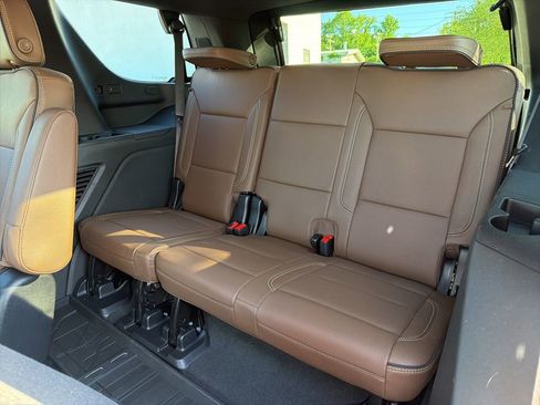 Used 2025 Chevrolet Tahoe High Country AWD/4WD image 27