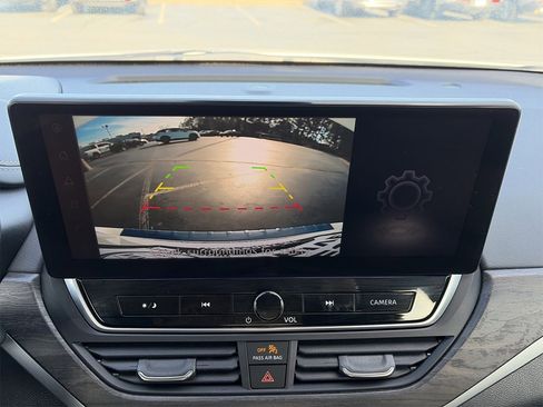 Certified 2023 Nissan Altima 2.5 SV w/ SV Premium Package image 14