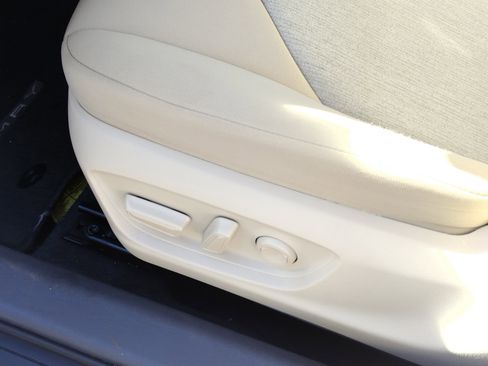 Used 2021 Toyota Camry LE image 17