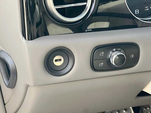 Used 2018 Bentley Flying Spur S V8 image 20