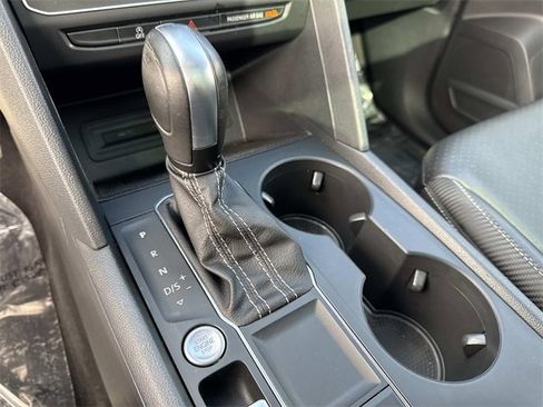 Certified 2021 Volkswagen Atlas Cross Sport SE w/ Panoramic Sunroof Package image 23