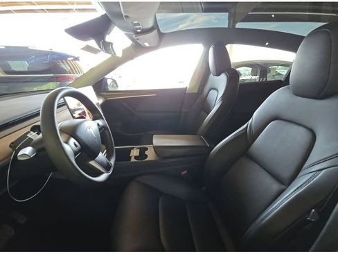 Used 2024 Tesla Model Y Long Range AWD/4WD image 5