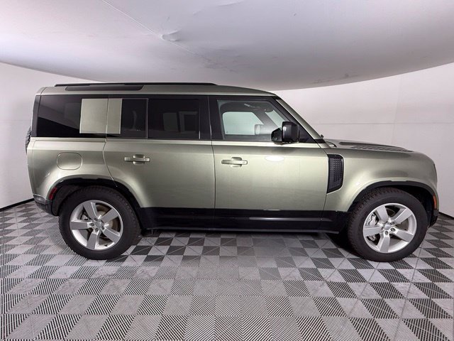 Certified 2025 Land Rover Defender 110 X-Dynamic SE AWD/4WD image 8