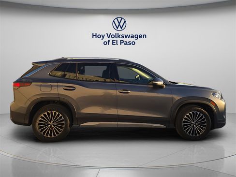 New 2026 Volkswagen Tiguan S image 2