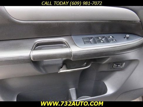 Used 2014 Nissan Armada SV image 33