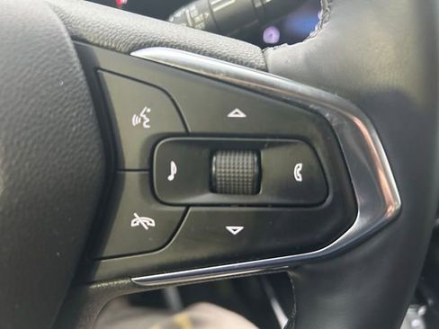 Used 2025 Chevrolet Trax LT w/ LT Convenience Package image 23