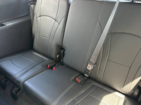 Used 2020 Buick Enclave Avenir w/ Avenir Technology Package AWD/4WD image 19